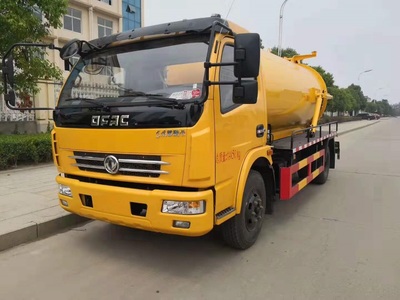 東風8噸吸污吸糞車配置詳解——高效化糞池清理專業(yè)設備